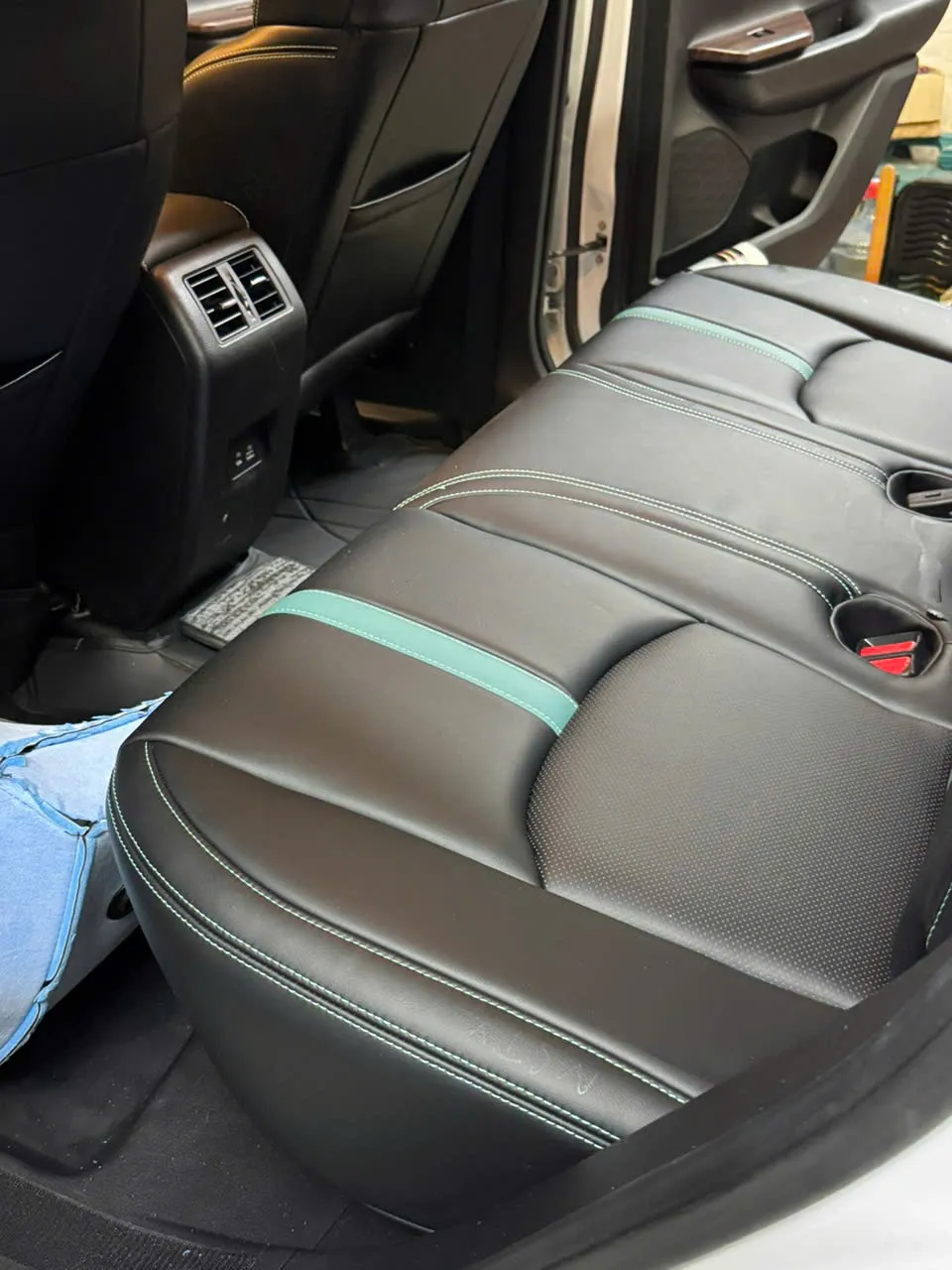 BỌC GHẾ DA MITSUBISHI XFORCE